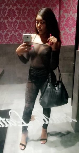 Marie-eloise happy ending massage in Madison Heights MI